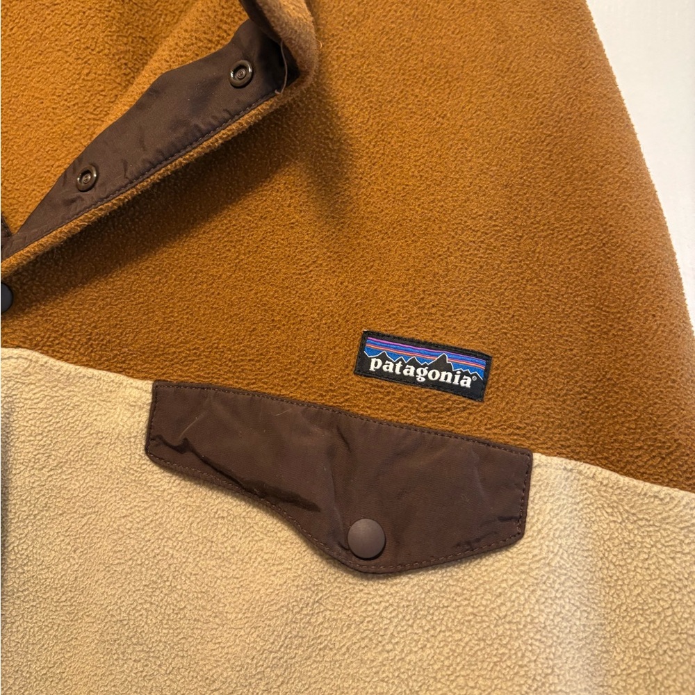 Patagonia Brown and Cream Zip Up Sweater - Picture 2 of 3